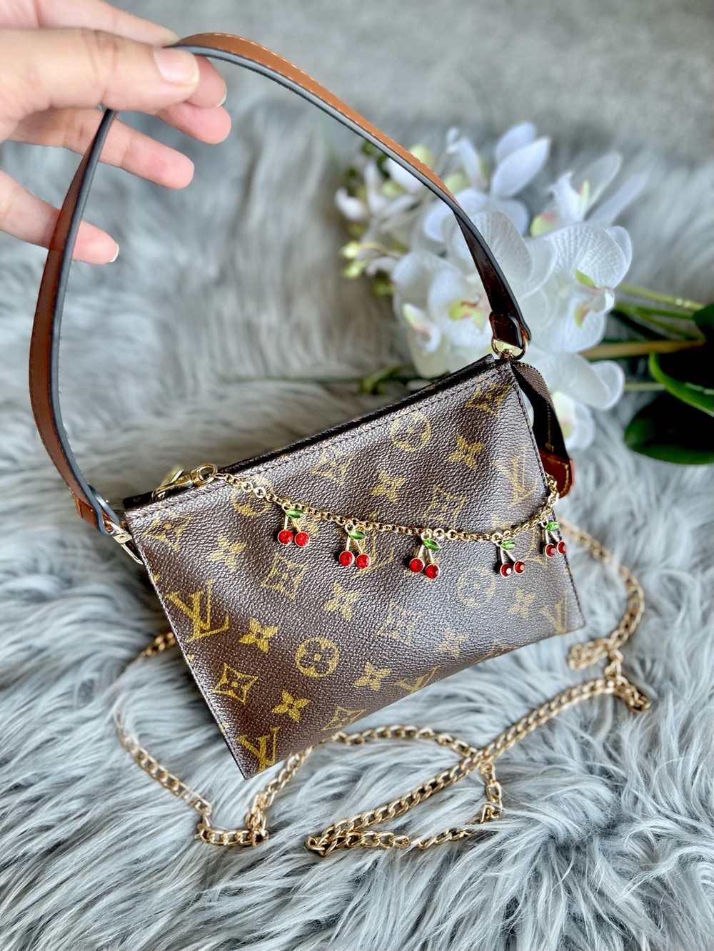 Authentic vintage Louis Vuitton monogram accesory toiletry pouch 19